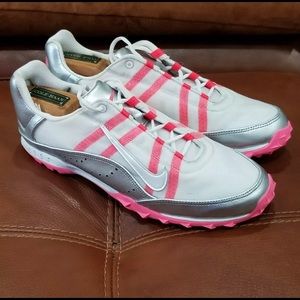 ❤️2/$18 NIKE ATHLETIC RUNNING SHOES